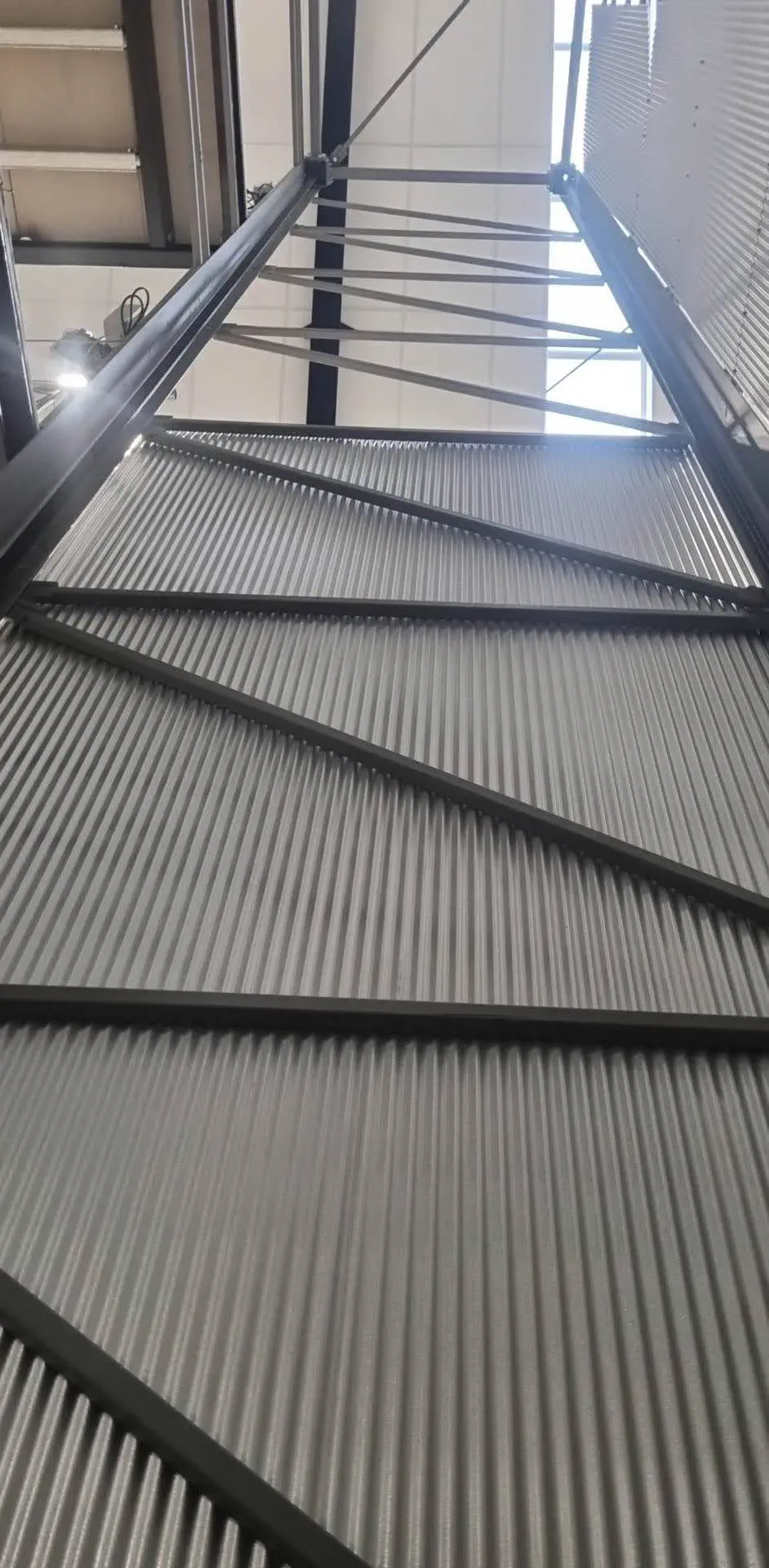 Hansen & Yuncken TasTAFE WET CoE - 4S Goods Lift